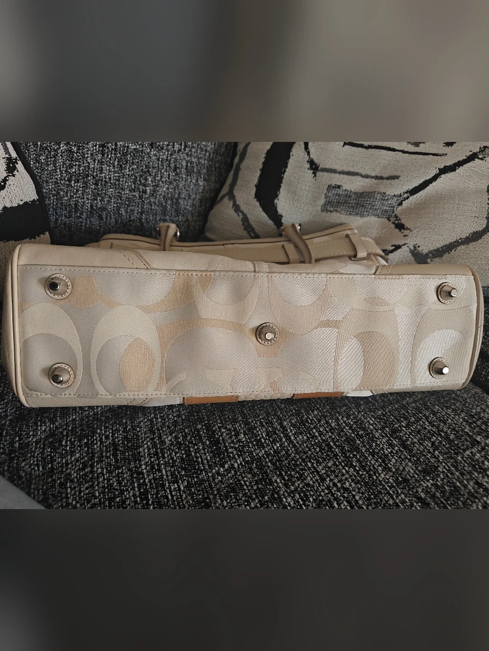 Coach Cream and Tan Signature Stripe Shoulder Bag - Picture 3 of 6